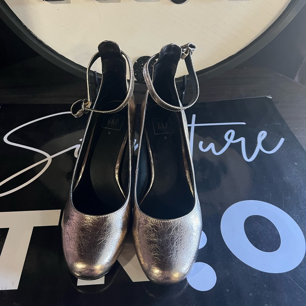 Gap Metallic Ankle Strap Women's Block Heel Shoes Size 8 New